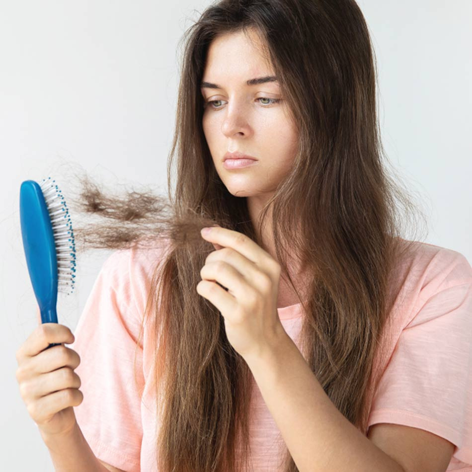 Một trong số các tác dụng phụ có thể gặp là rụng tóc