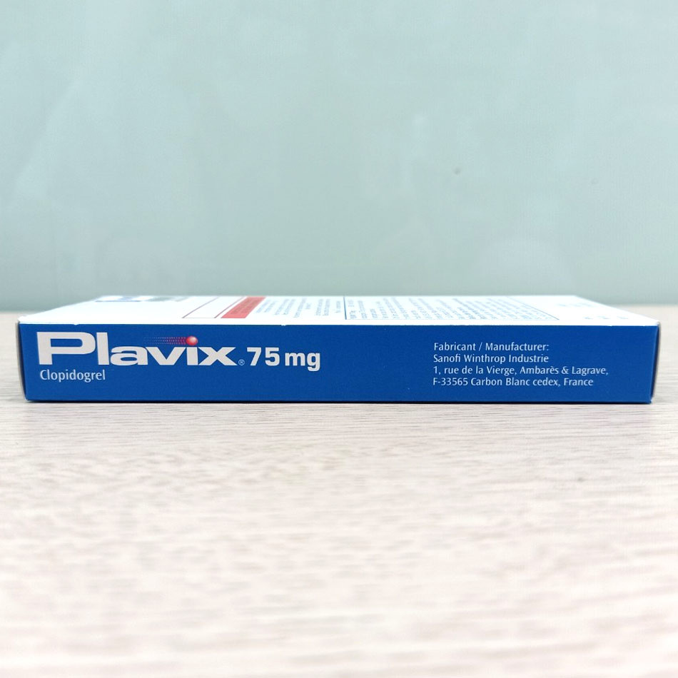 Mặt bên hộp thuốc Plavix 75mg được chụp tại nhà thuốc TAF Healthcare Store